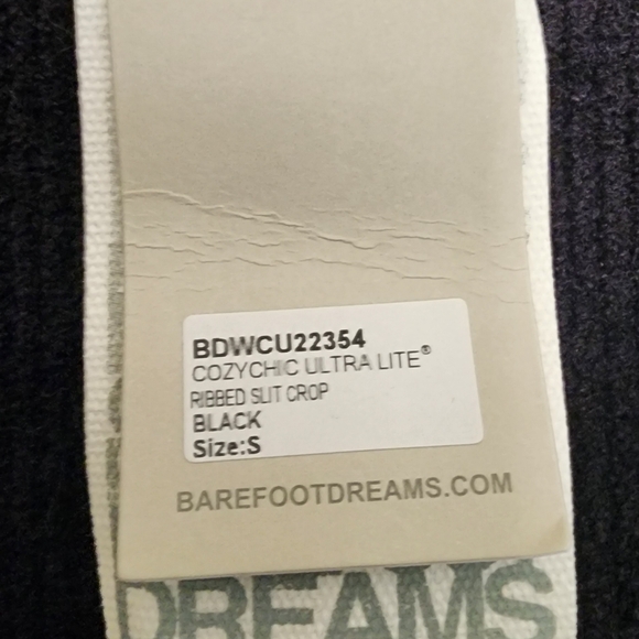 Barefoot Dreams Black Ribbed Crop NWT size S - Picture 3 of 6